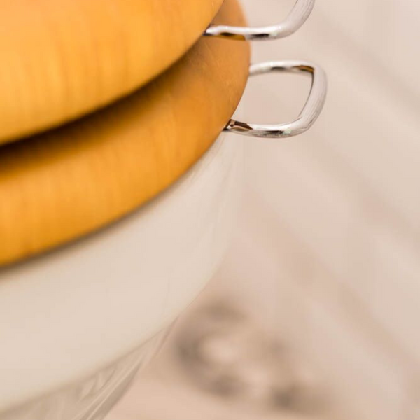 Burlington soft close wc lid with chrome handles