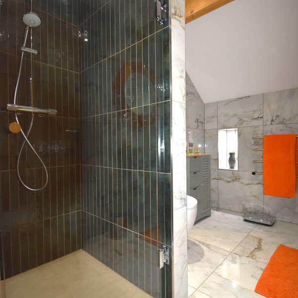 Grohe Euphoria shower system in chrome exposed bar valve and riser